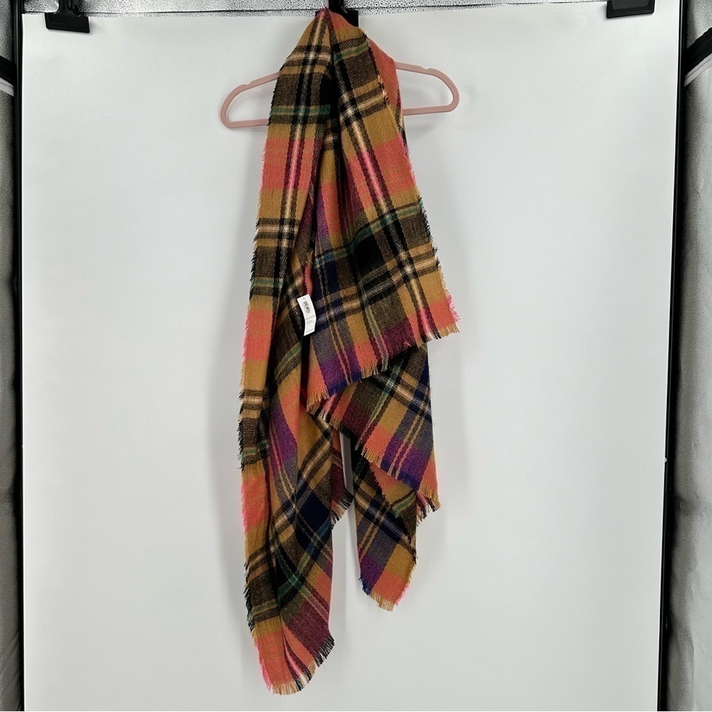 Old Navy NWT Very Soft Acrylic Bright Multicolored Plaid Blanket Scarf w/Fringe